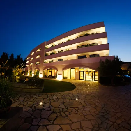 Vittoria Pool & 4* Otranto