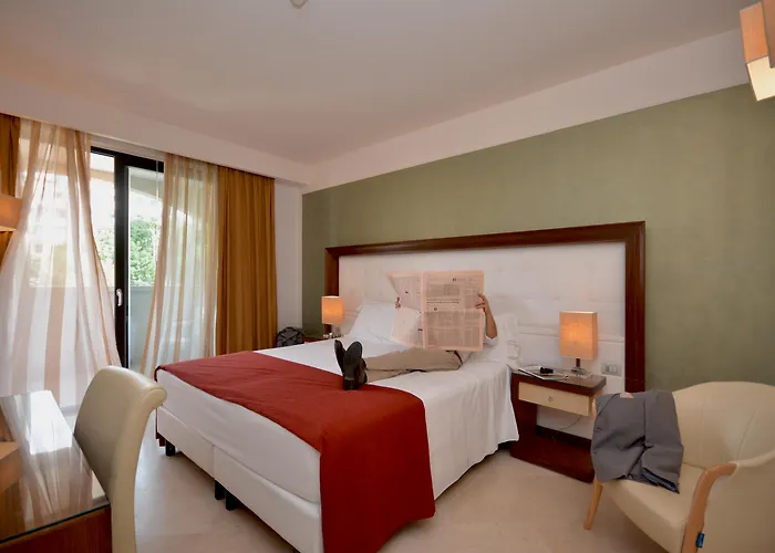 Apulia Vittoria Pool & Otel Otranto