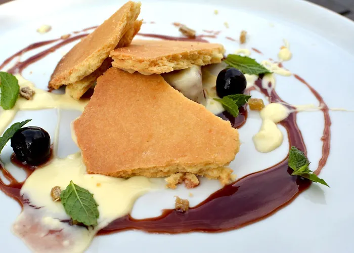 Apulia Vittoria Pool & 4*