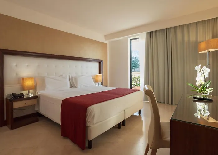 Apulia Vittoria Pool & Otel Otranto