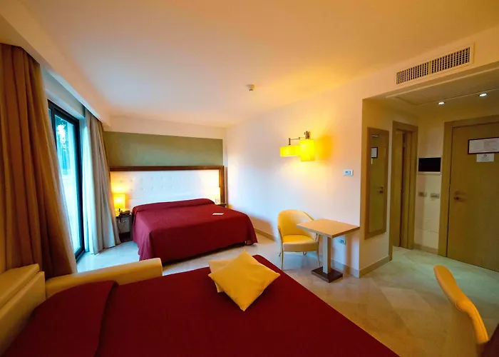 Otel Apulia Vittoria Pool &