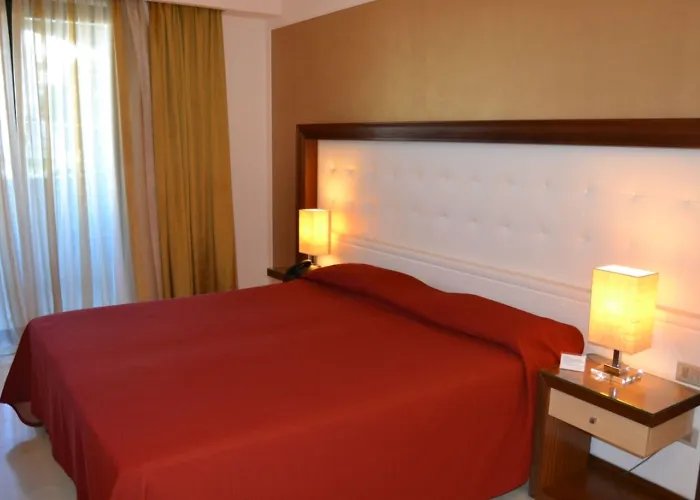 Otel Apulia Vittoria Pool & Otranto