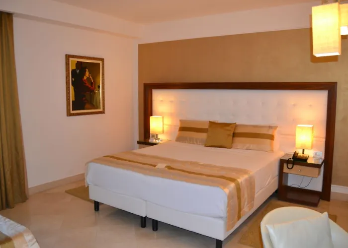 Apulia Vittoria Pool & 4* أوترانتو