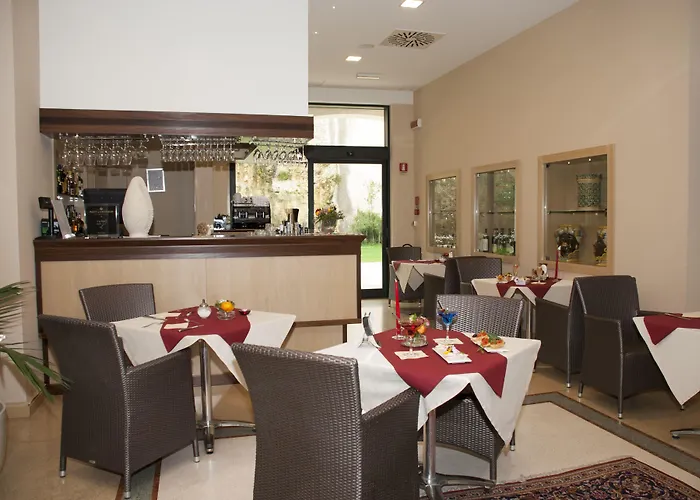 Apulia Vittoria Pool & Otel Otranto