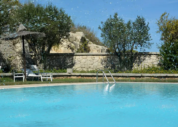Apulia Vittoria Pool & Otel
