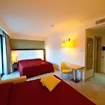 Hotel Apulia Vittoria Pool &
