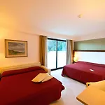 Apulia Vittoria Pool & 4*