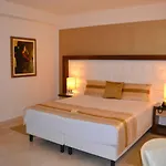 Apulia Vittoria Pool & 4* Otranto