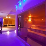 Apulia Vittoria Pool & 4* Otranto