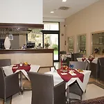 Apulia Vittoria Pool & Hotel Otranto