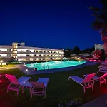 Apulia Vittoria Pool & 4* Otranto