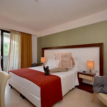 Vittoria Pool & Hotel Otranto