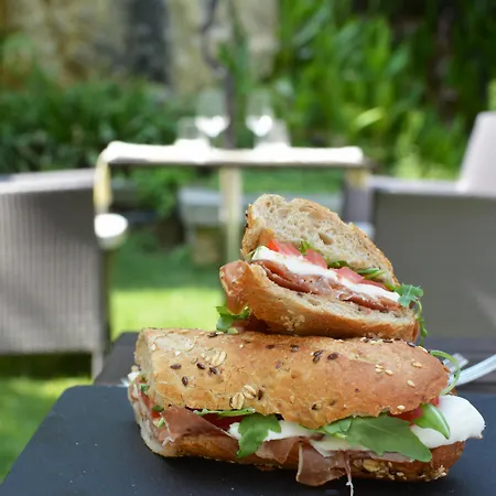 Vittoria Pool & Hotel Otranto