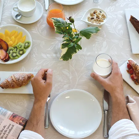 Vittoria Pool & Hotel 4*