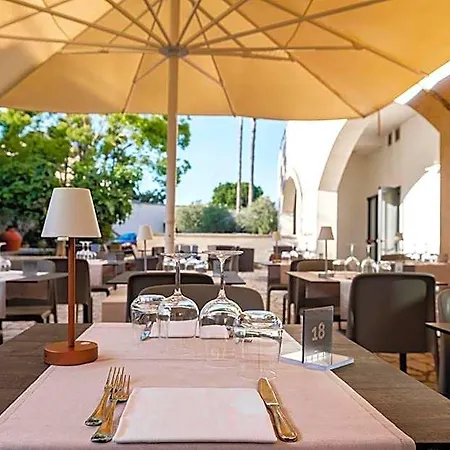Отель Apulia Vittoria Pool & 4*