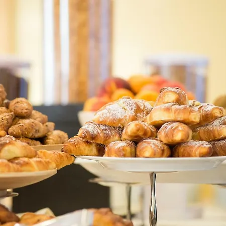 Vittoria Pool & Hotel 4*