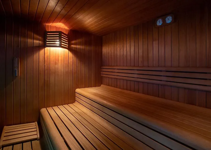 Apulia Vittoria Pool & オートラント