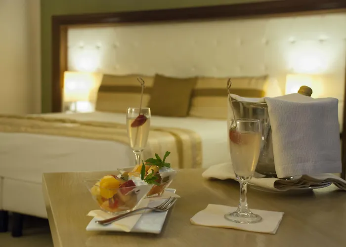 Apulia Vittoria Pool & ホテル オートラント