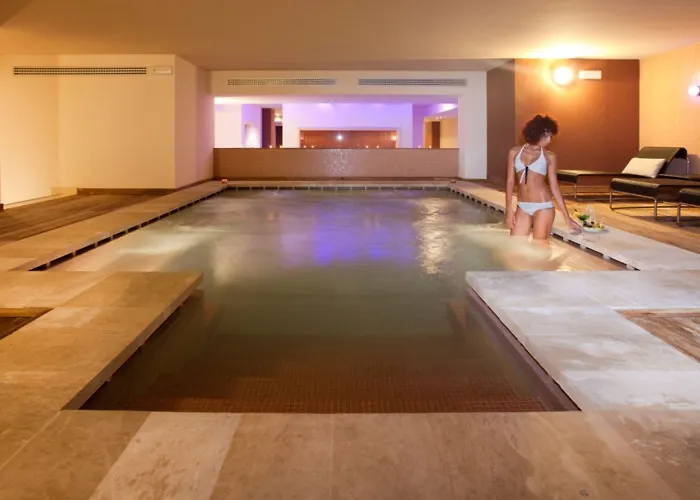Apulia Vittoria Pool & 4* オートラント