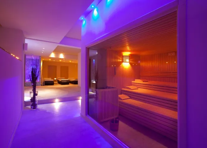 Apulia Vittoria Pool & 4* Otranto