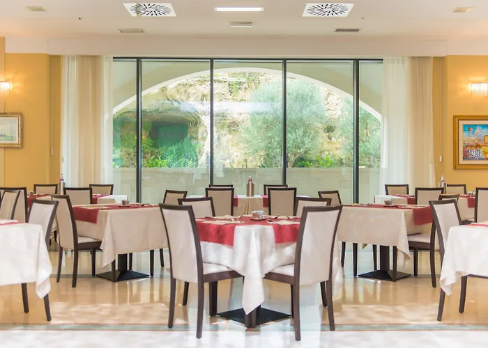 Apulia Vittoria Pool &