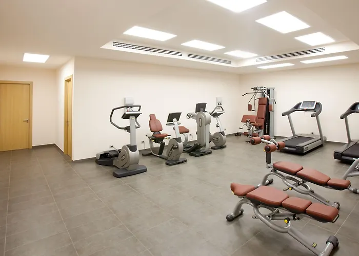 Apulia Vittoria Pool & 4*