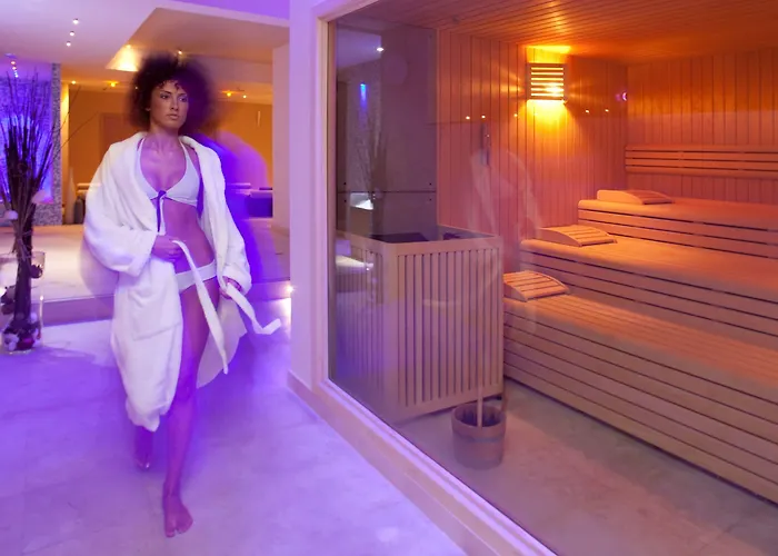 Apulia Vittoria Pool & ホテル