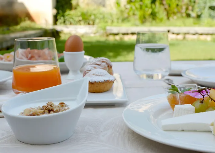 Apulia Vittoria Pool & 4* Otranto